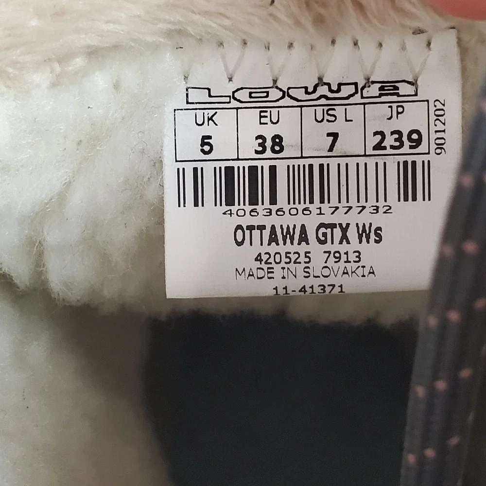 Lowa new without